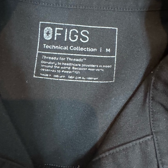 FIGS Technical Collection Scrub Set – Size M Top & L/P bottom Jogger Pants) - Picture 4 of 4